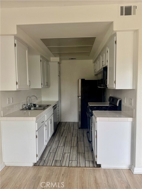 Foto del edificio - 21848 S Vermont Ave