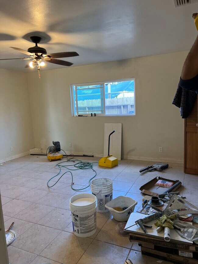 Bed 1 - 3973 Lugo Ave