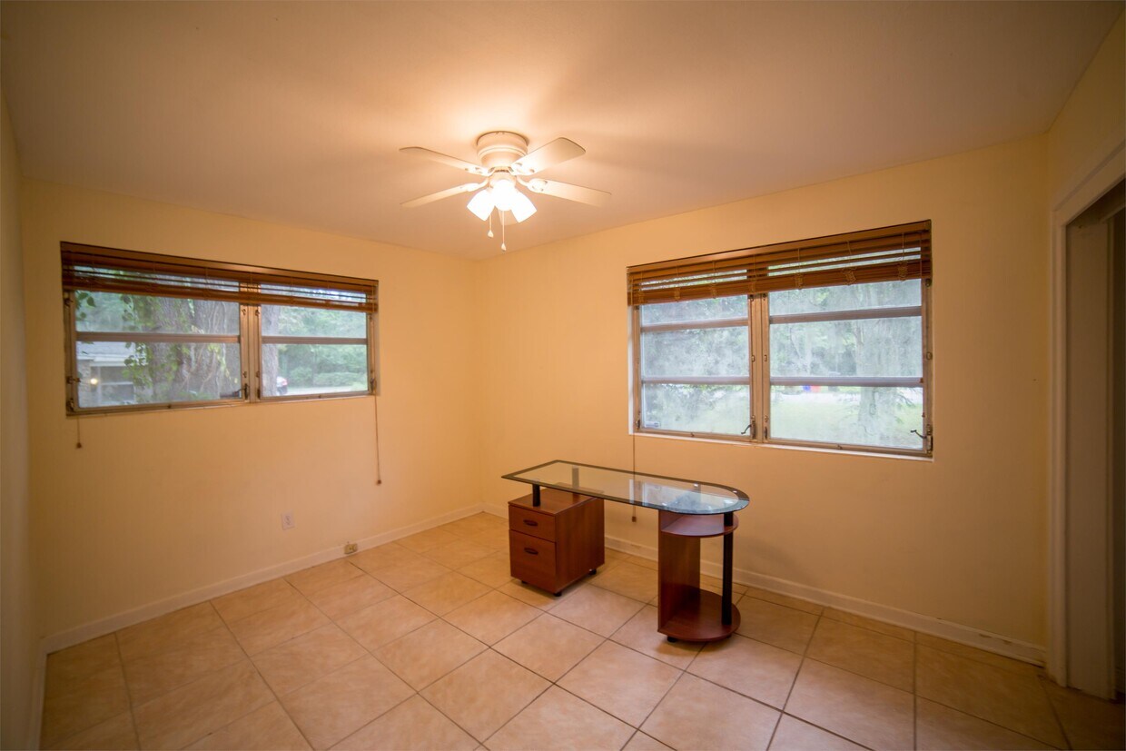 Primary Photo - 2235 NW 5th Pl