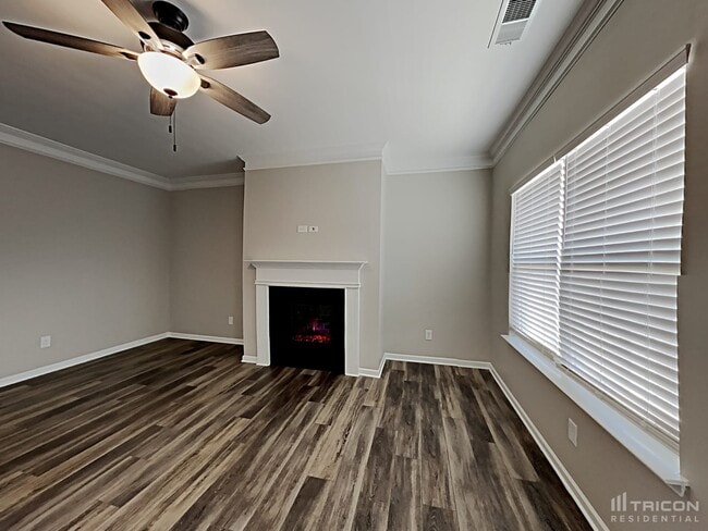 Building Photo - 152 Kingston Dr
