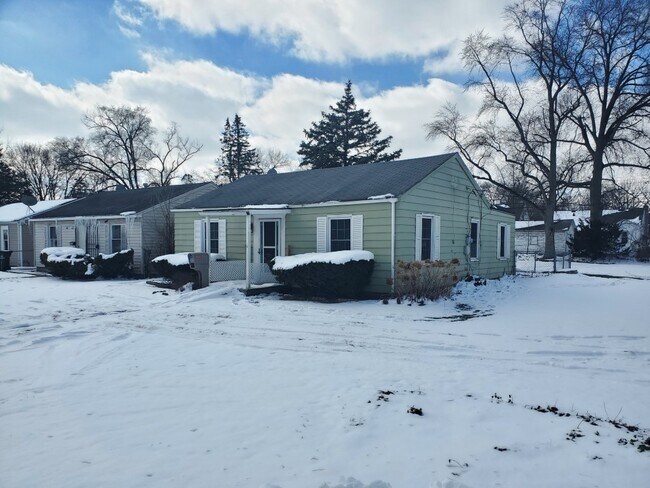 Foto del edificio - 1657 N Adams St