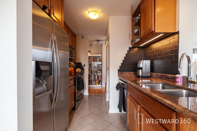Foto del edificio - 1122 N Clark-3208