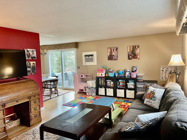 Foto del edificio - 2 bedroom, 1 bathroom