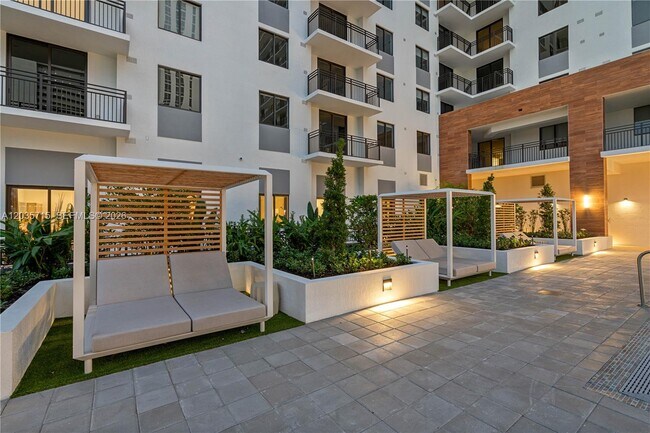 Foto del edificio - 16395 Biscayne Blvd