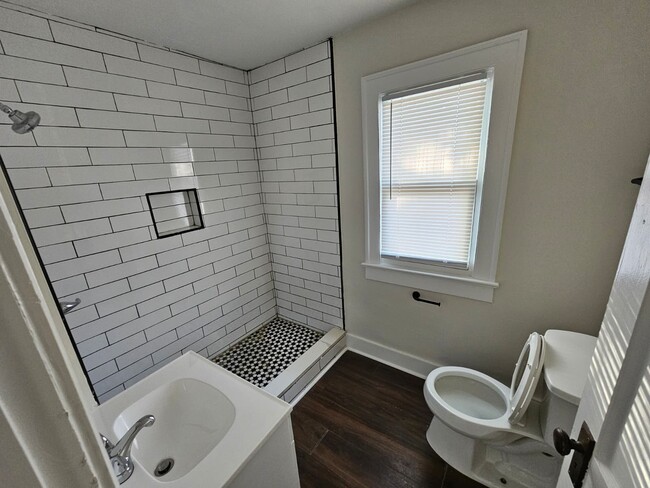 Foto del edificio - 1719 Dawson St