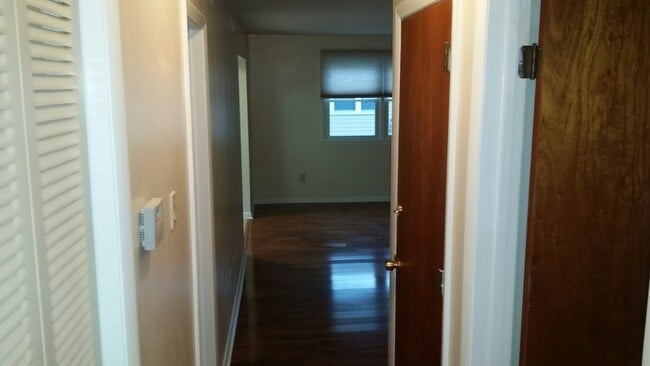 Building Photo - 713 Willow St