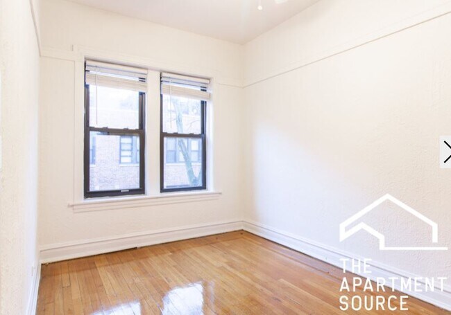 Building Photo - 642 W Cornelia Ave