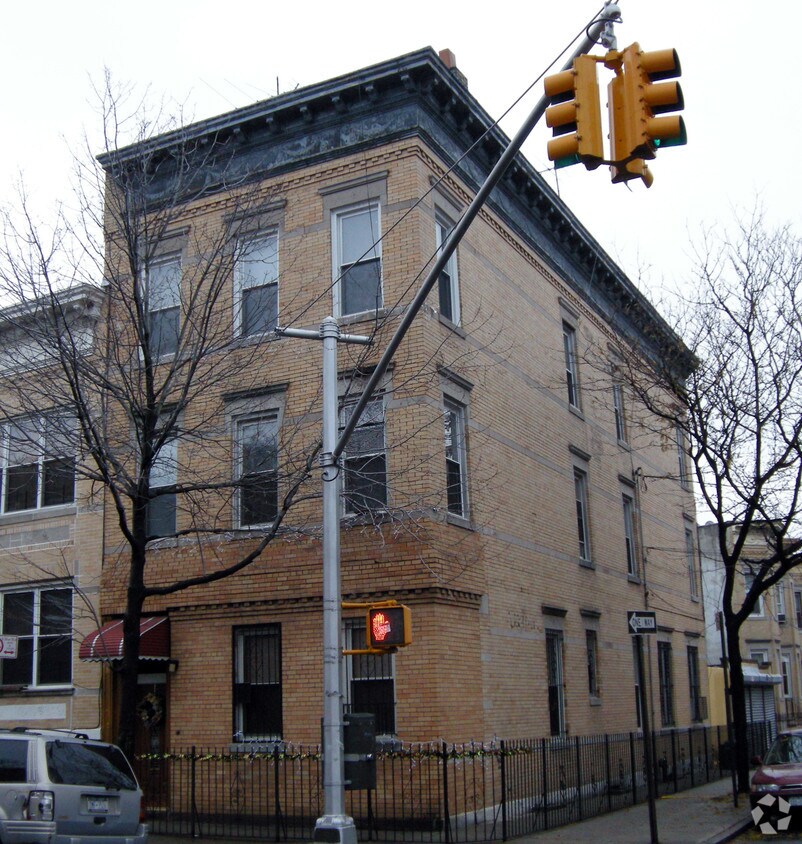 Primary Photo - 73-02 Forest Ave