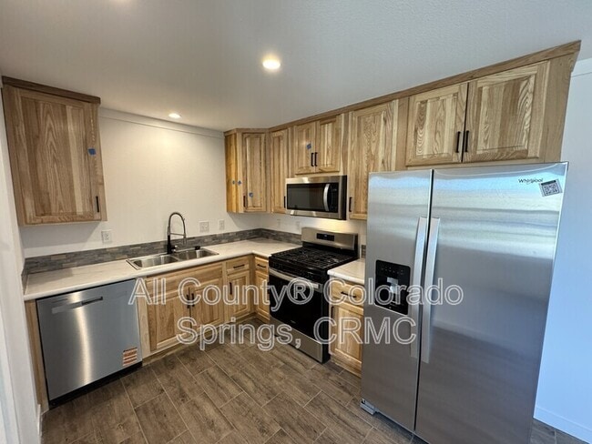 Foto del edificio - 690 E Hahns Peak Ave