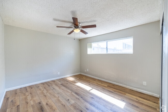 1BR, 1BA - 650SF - Bedroom - Laurel Village Apartments