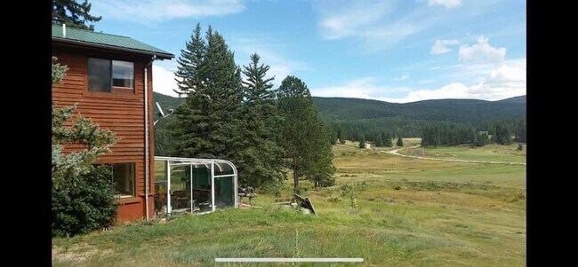 Foto del edificio - 18 Golf Course Rd