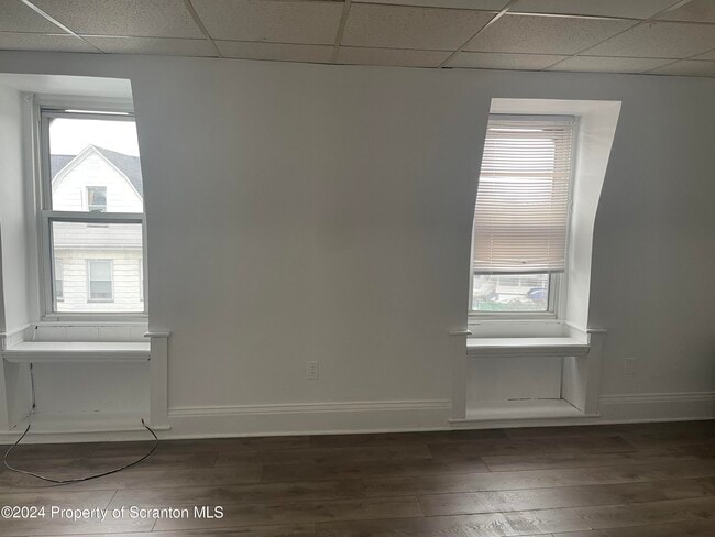 Building Photo - 1326 N Washington St