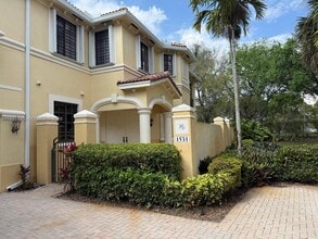 Building Photo - 1531 Passion Vine Cir