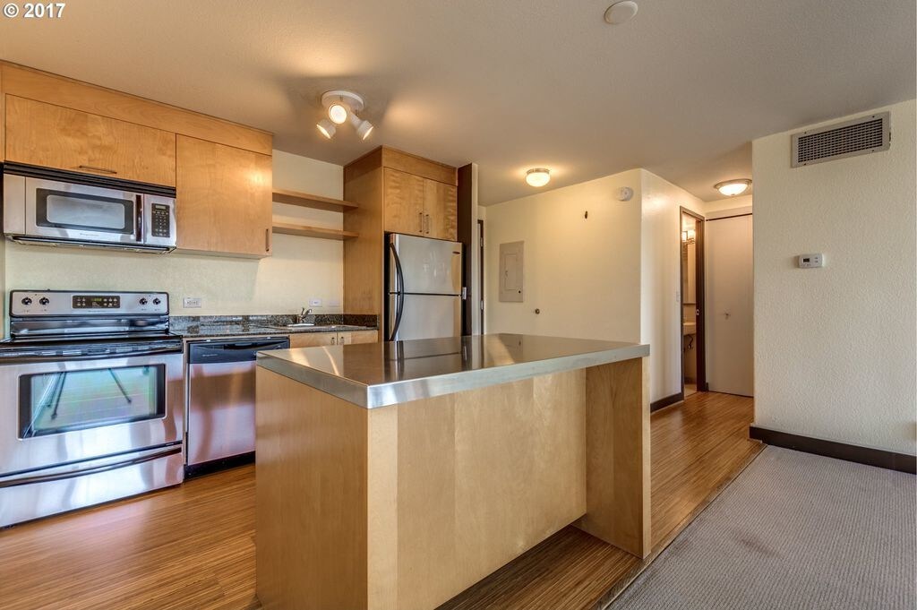 Kitchen - 255 SW Harrison St