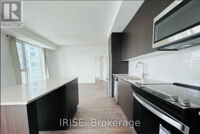 Photo du bâtiment - 55 Duke St W