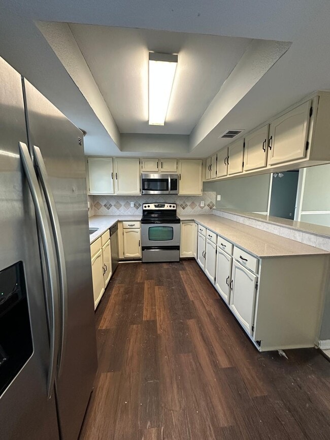 Building Photo - 2401 Forestmeadow Dr