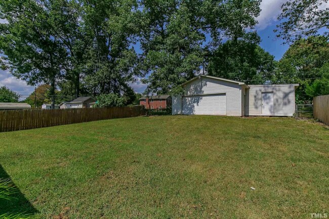 Foto del edificio - 910 Sycamore Rd