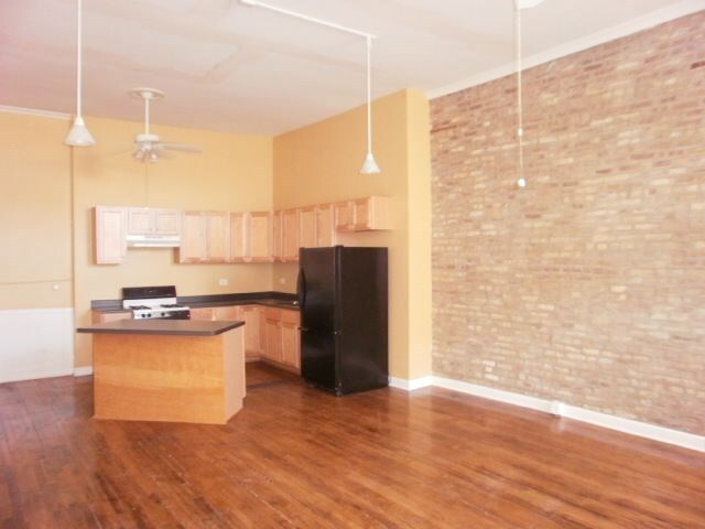 Primary Photo - 1362 N Bosworth Ave