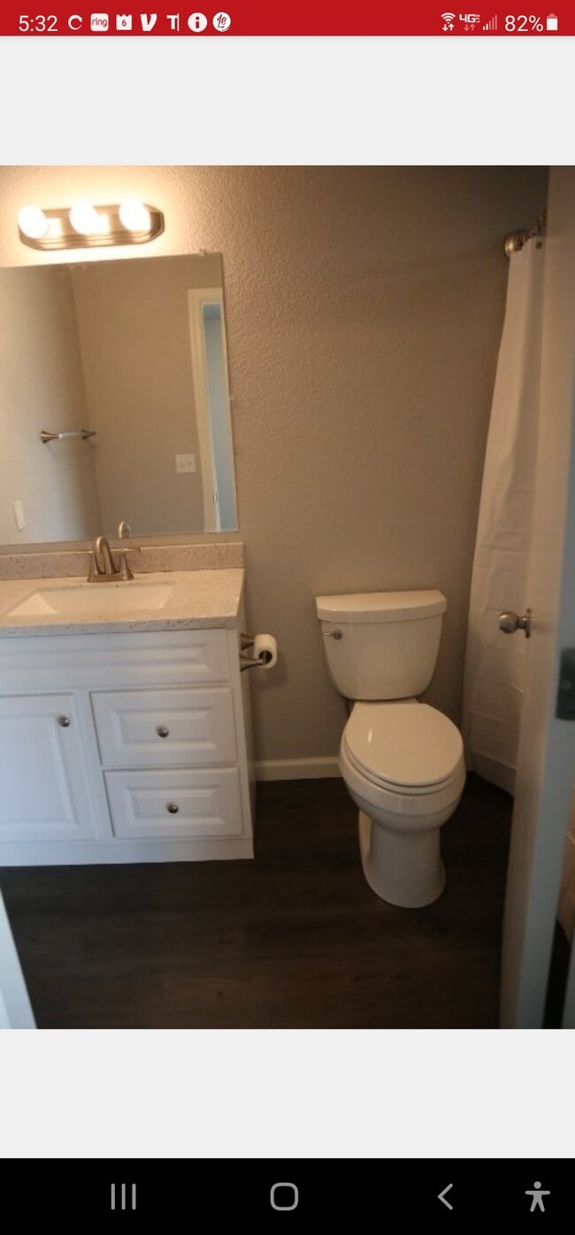 Master bathroom - 2530 Jason Ct