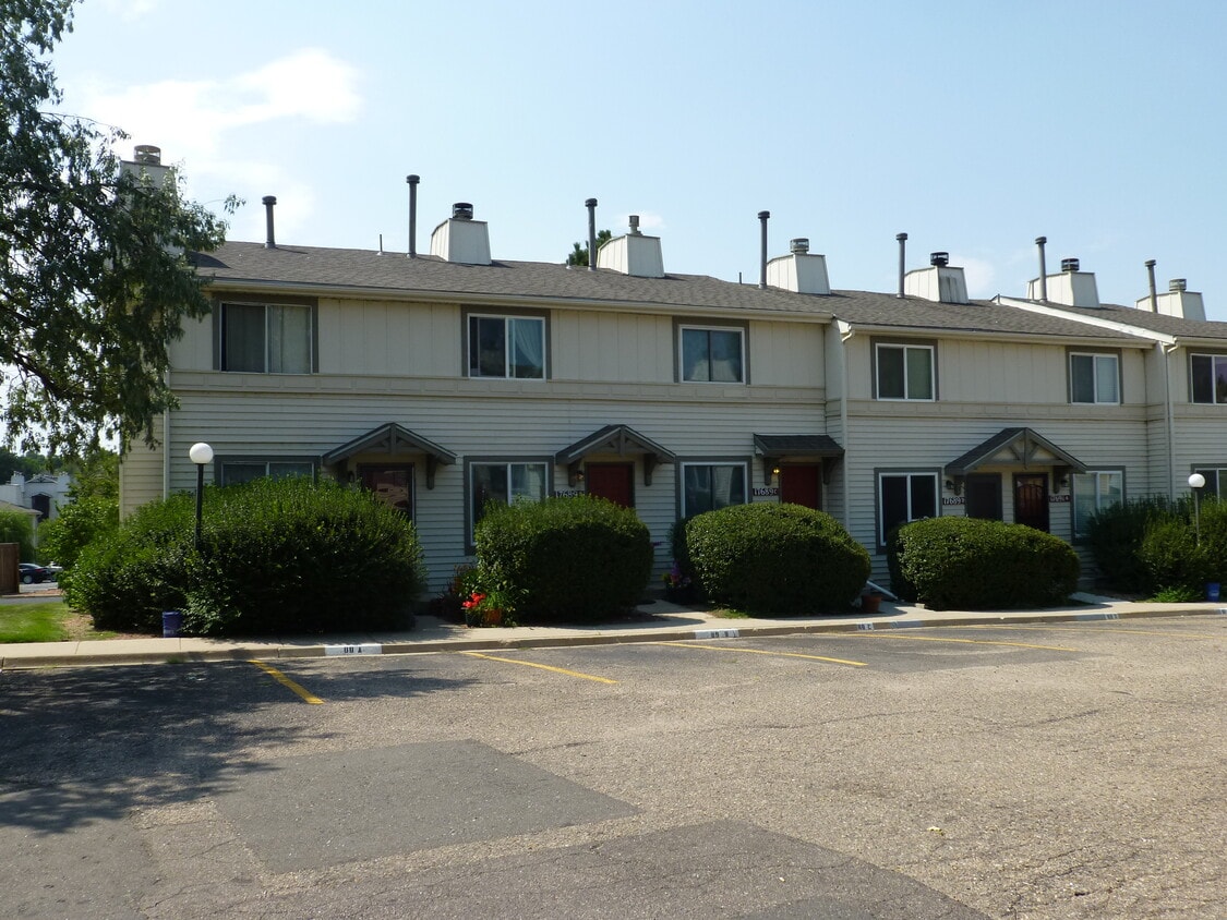 Primary Photo - 17689 E Loyola Dr