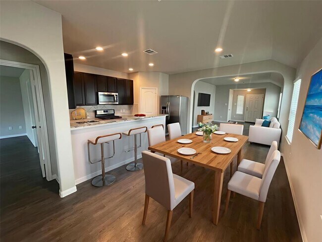 Foto del edificio - 3540 Wooded Ln