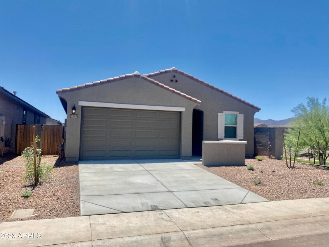 Primary Photo - 5561 W Jackalope Ln