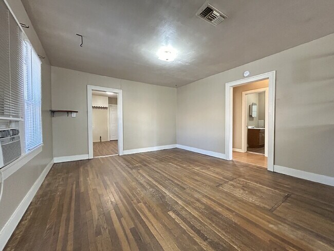 Foto del edificio - 2-Bedroom Home with Spacious 1267 Sq Ft in...