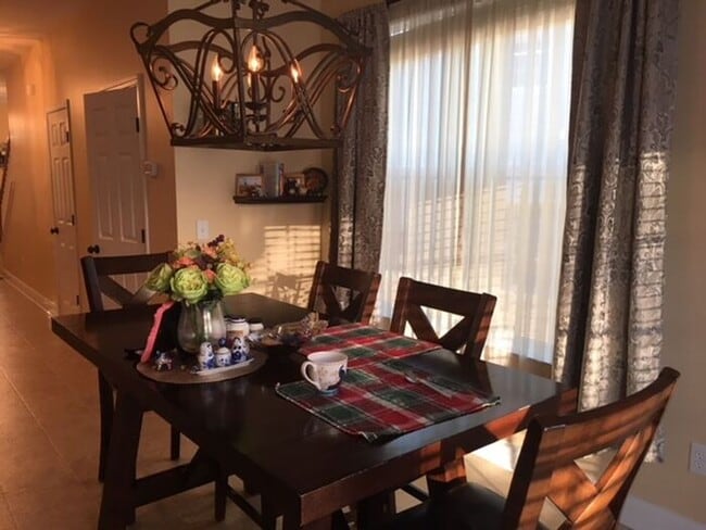 Foto del edificio - 322 Weeping Willow Way