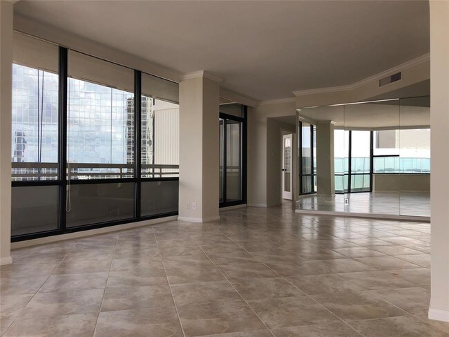Foto del edificio - 14 Greenway Plaza