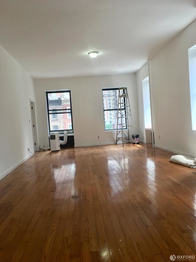 Foto del edificio - 301 West 55th Street