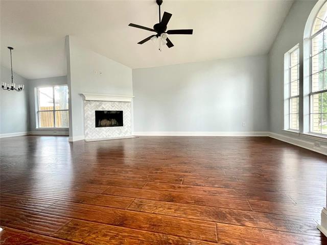 Foto del edificio - 2037 Lake Pointe Dr