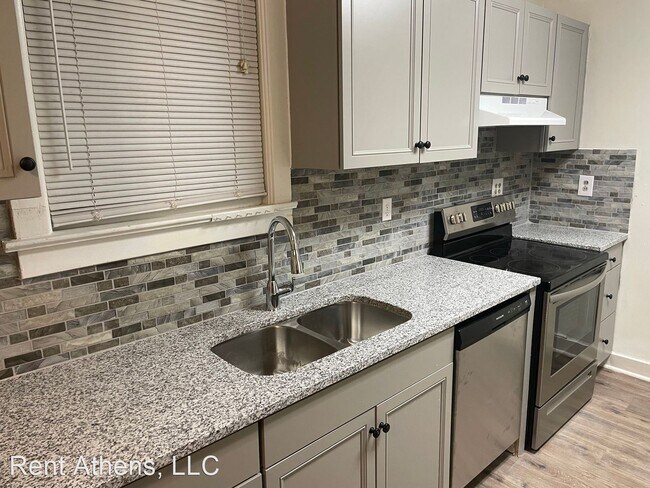 Foto del edificio - 3 br, 2 bath House - 306 W Rutherford St.