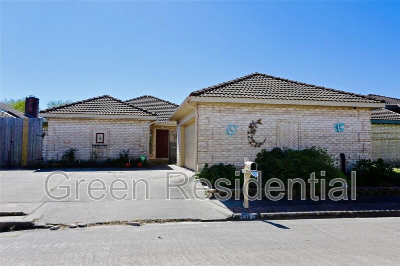 Foto principal - 14135 Stokesmount Dr