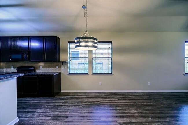 Foto del edificio - 296 Country Crossing Cir