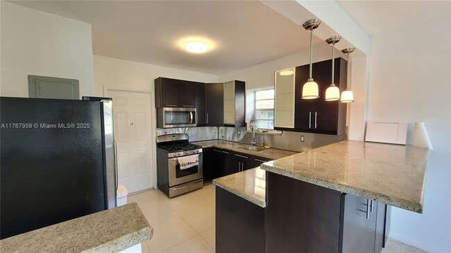 Building Photo - 200 S Shore Dr