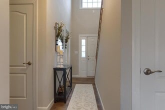 Building Photo - 100 Bamboo Wy