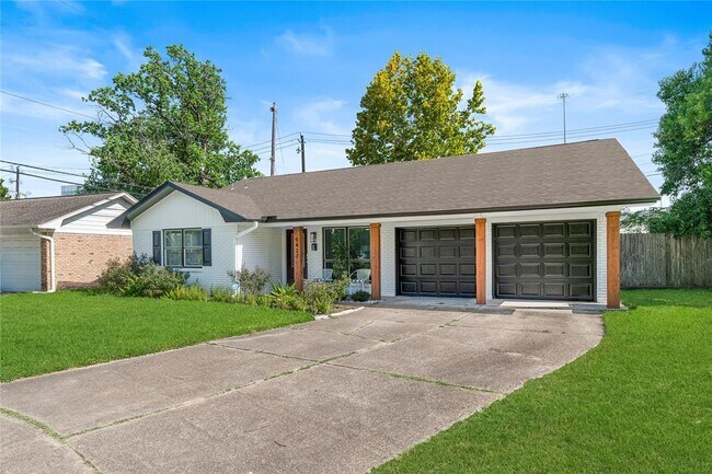 Foto del edificio - 5427 Lamonte Ln