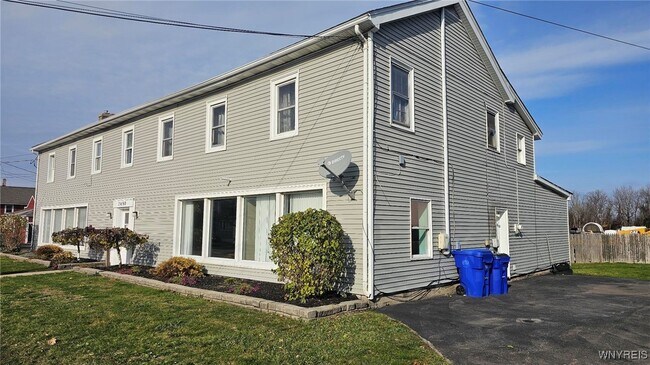 Foto del edificio - 2650 Seneca St