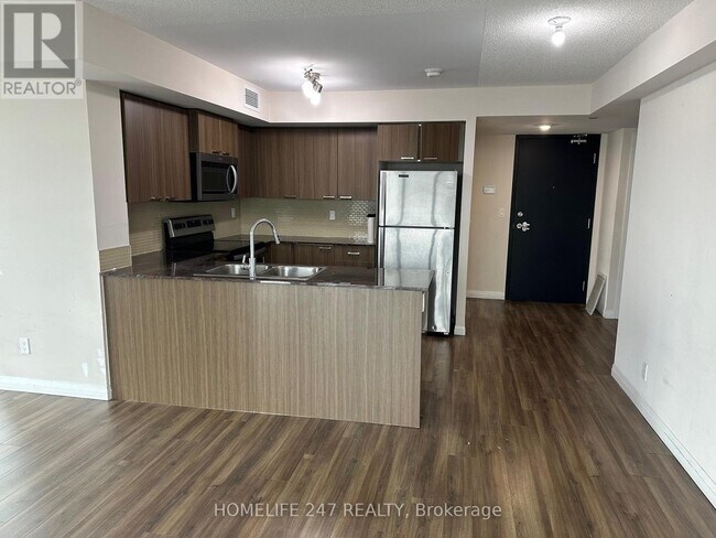 Photo du bâtiment - 1508 Lawrence Ave E