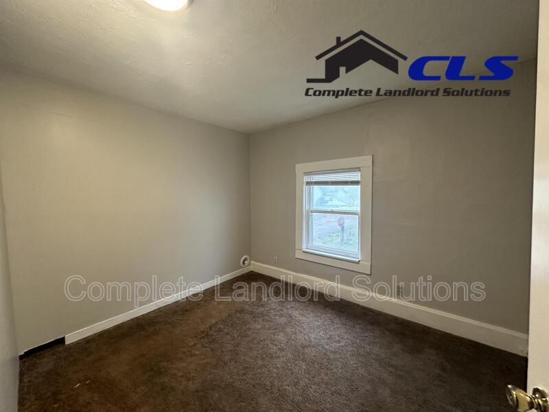 Building Photo - 2900 S 13th St
