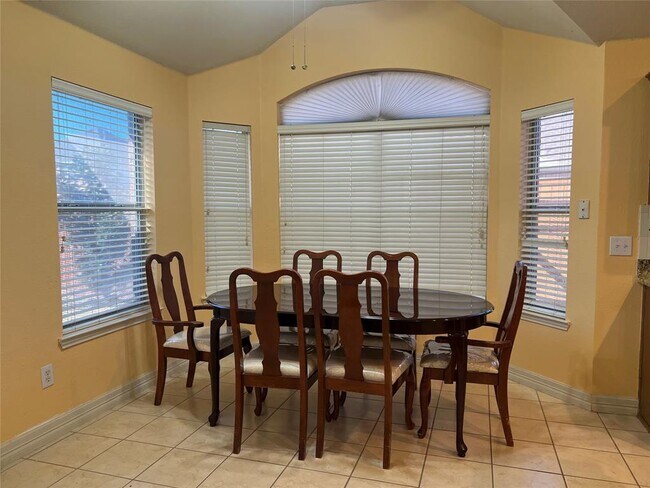 Building Photo - 3773 Menard Dr