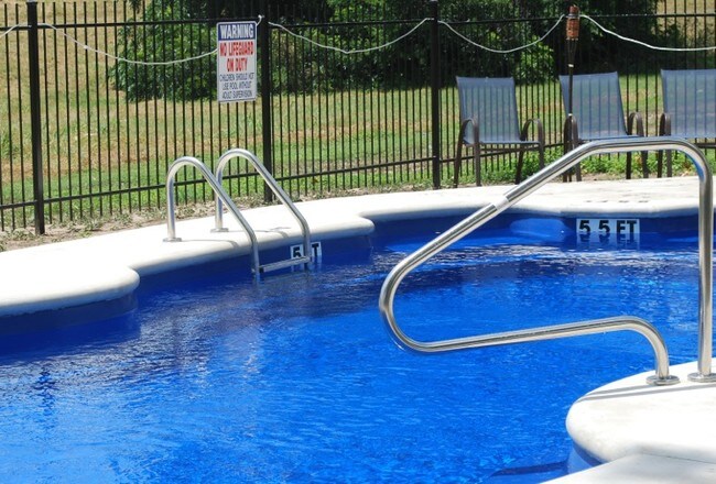 Piscina de temporada - 295 Quintana Rd