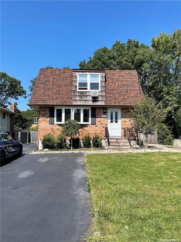 Primary Photo - 747 Johnson Ave
