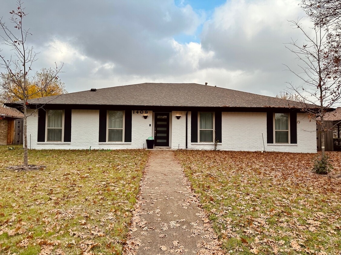 Primary Photo - 1409 Stoneboro Ln