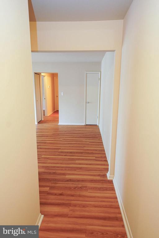 Building Photo - 806 College Ln