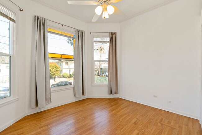 Building Photo - 2164 Alameda Ave