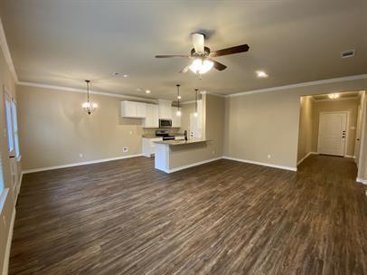 Building Photo - 117 Deep Cove Dr
