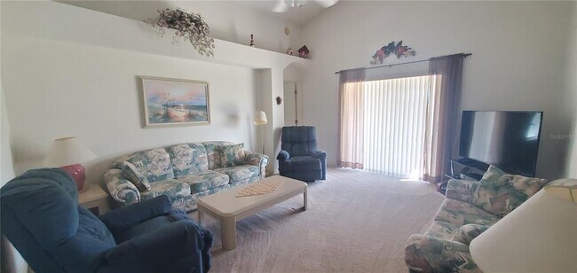 Foto del edificio - 904 Challenger Ave