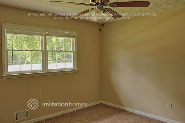 Foto del edificio - 404 Seneca Ct