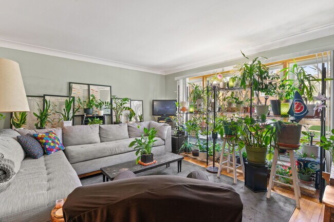 Foto del edificio - 5515 N Artesian Ave